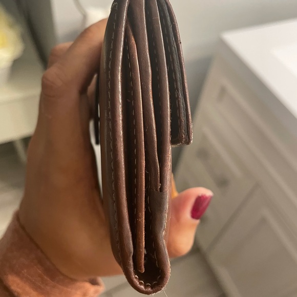 Gucci, Brown long snap wallet, tons of storage ! - Picture 10 of 10